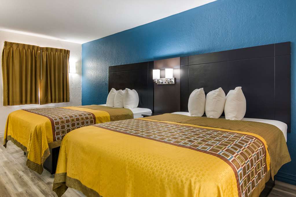 Rodeway Inn Broken Bow Hochatown - photo 19