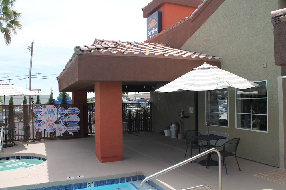 Sunrise Inn Hotel - photo 51