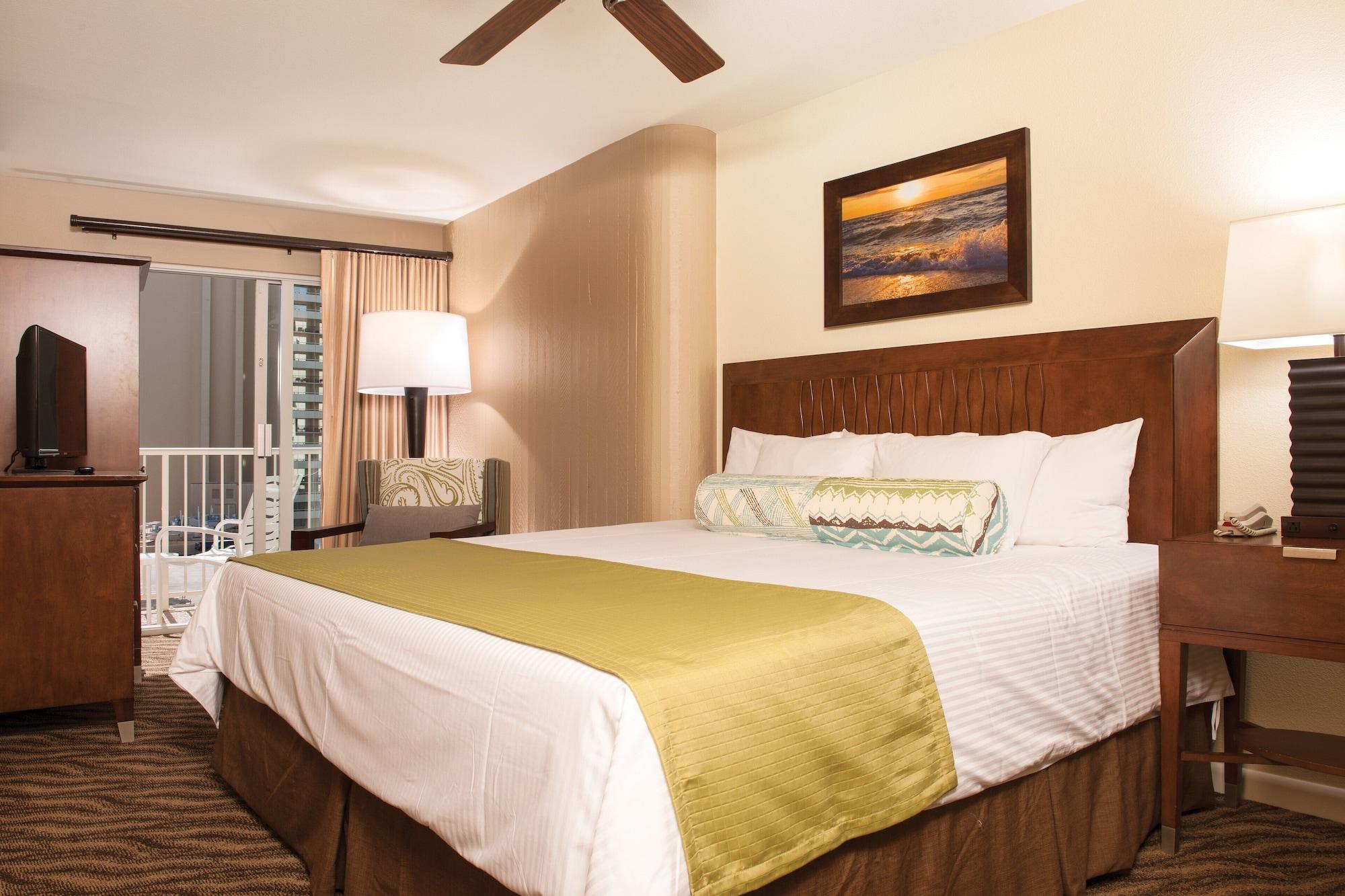 Club Wyndham at Waikiki Beach Walk - photo 11