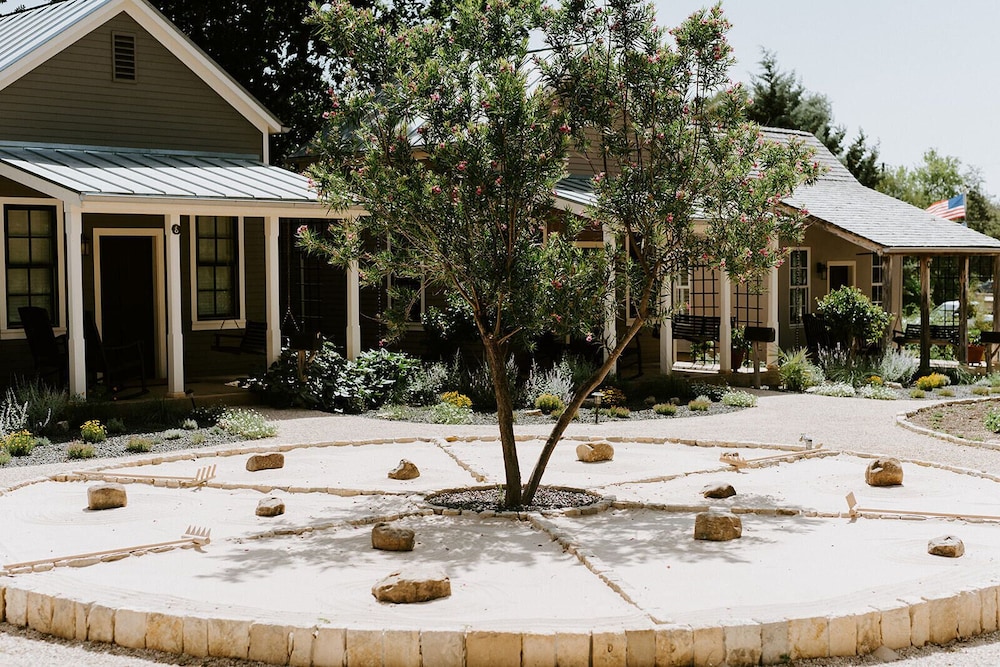 Hill Country Herb Garden - photo 45