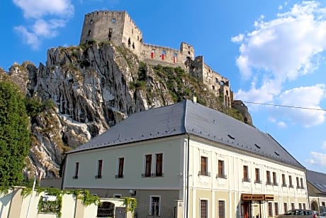 Kúria Beckov Penzión - last minute hotel in Unknown City