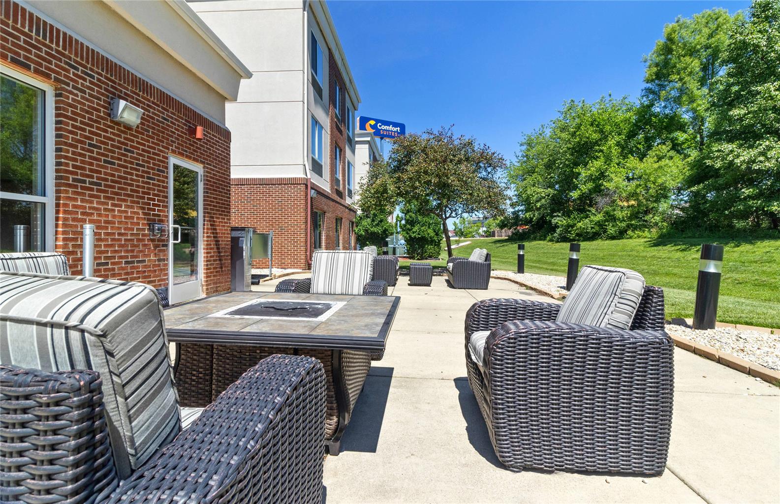 Comfort Suites Mount Vernon - photo 10