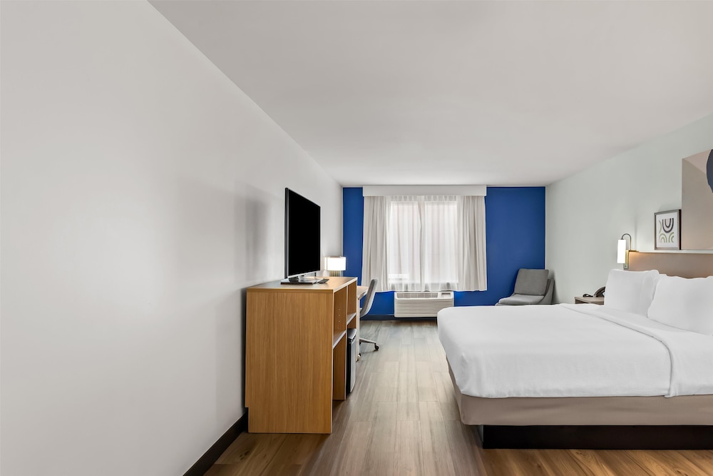 Spark by Hilton Oak Forest - photo 19