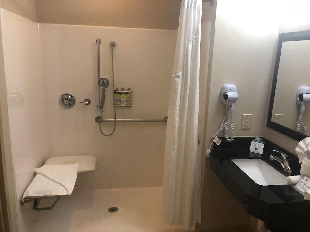 Holiday Inn Express & Suites Charlotte Southeast Matthews by IHG - photo 10