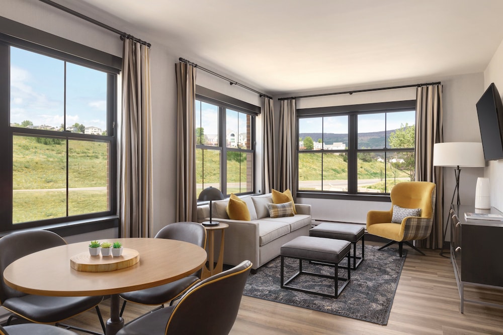 The Eddy Taproom & Hotel - photo 20