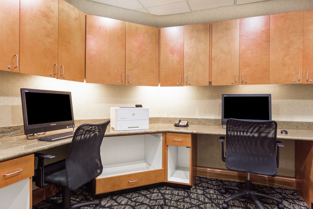 Hampton Inn Petersburg Southpark Mall - photo 21