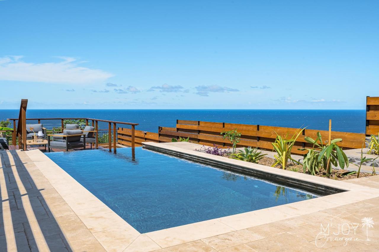 Ti Kaz Nono Face a L'ocean — hotel in Petite-Ile