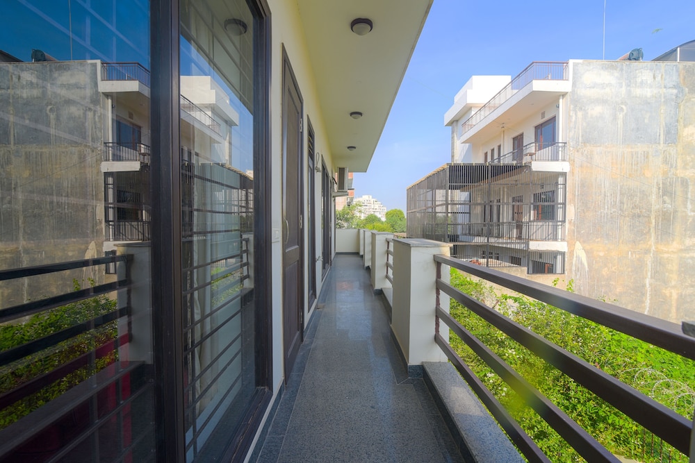 Perch Grove Golf Course Road - last minute hotel in Gurgaon