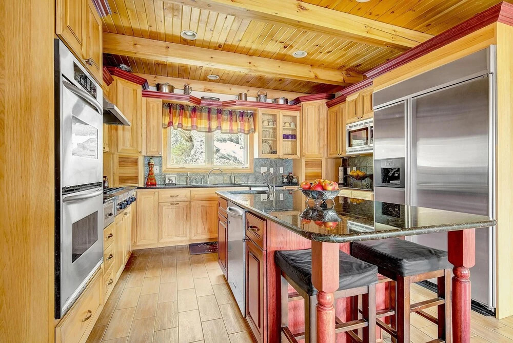 Secluded & Spacious Mountain Getaway - photo 3