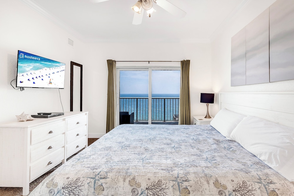 Crystal Tower Comfort Condos by Hosteeva - photo 9