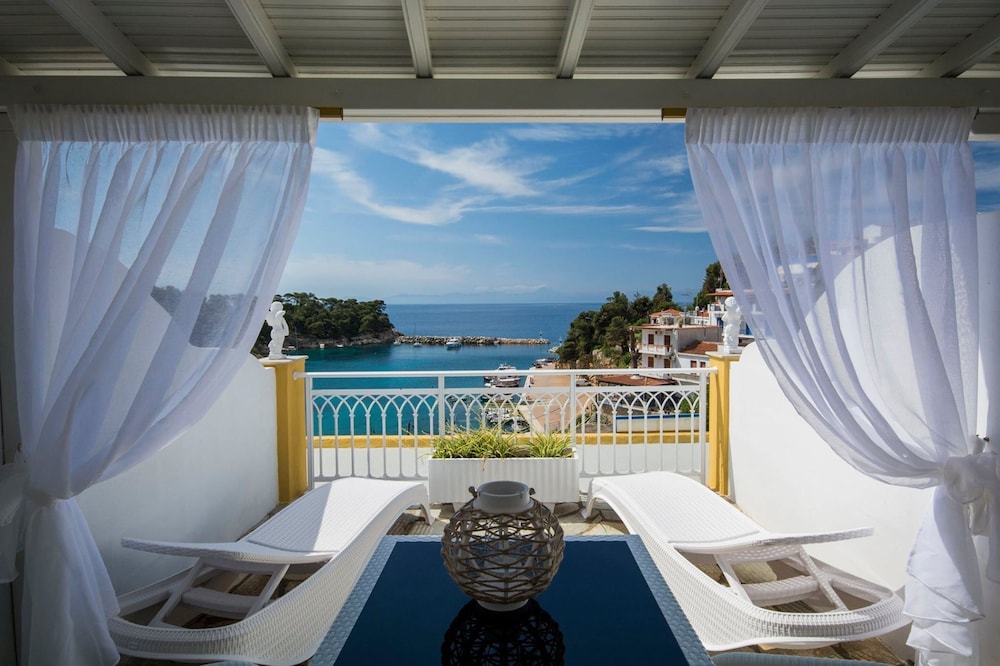 Pension Votsi — 4-Star Luxury Hotel in Patitirion, Greece