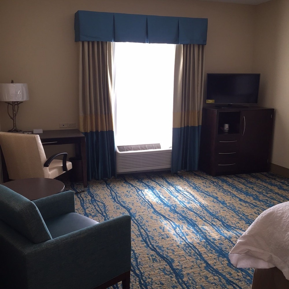Hampton Inn & Suites Stroudsburg Pocono Mountains - photo 10