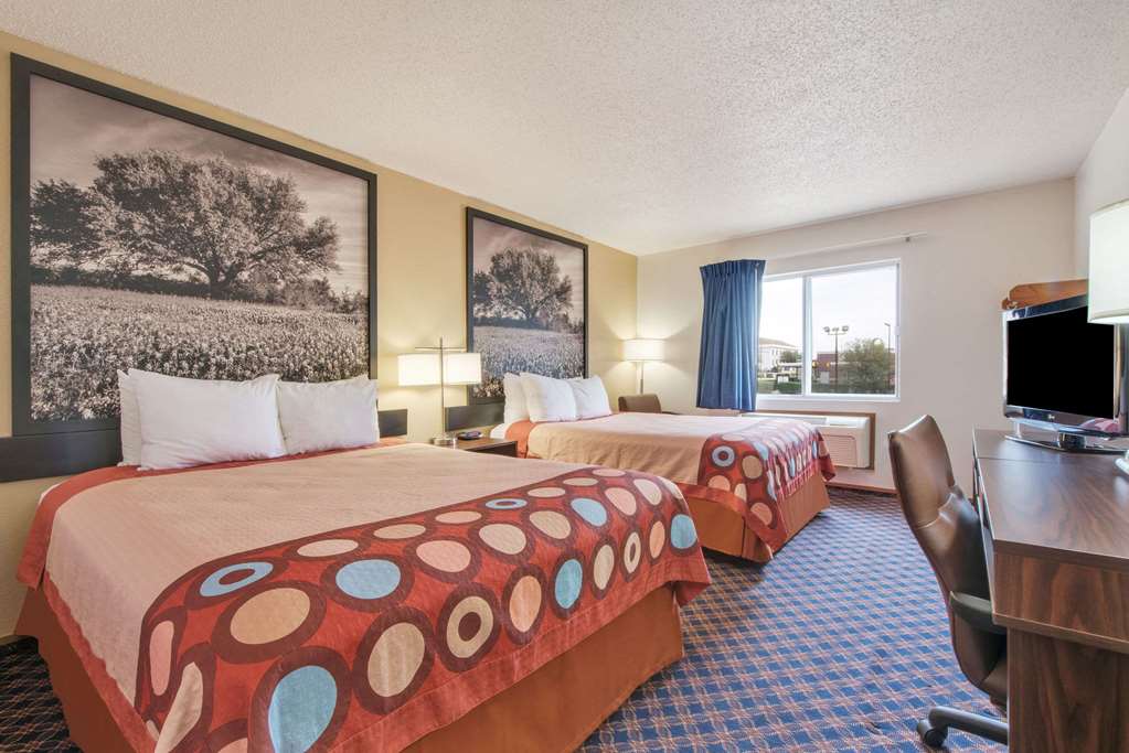 Super 8 by Wyndham College Station - photo 11
