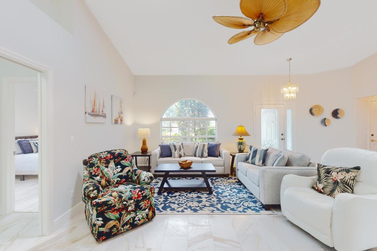 Piccadilly Place in Naples, United States