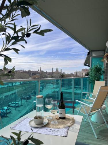 El Balcón del Ebro by Alogest Vistas piscina y 2 parking — 4-Star Luxury Hotel in Zaragoza, Spain