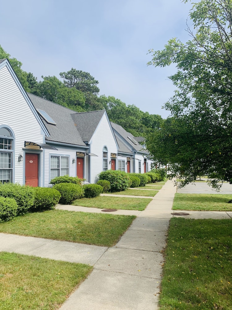 Brentwood Motor Inn — hotel in South Yarmouth
