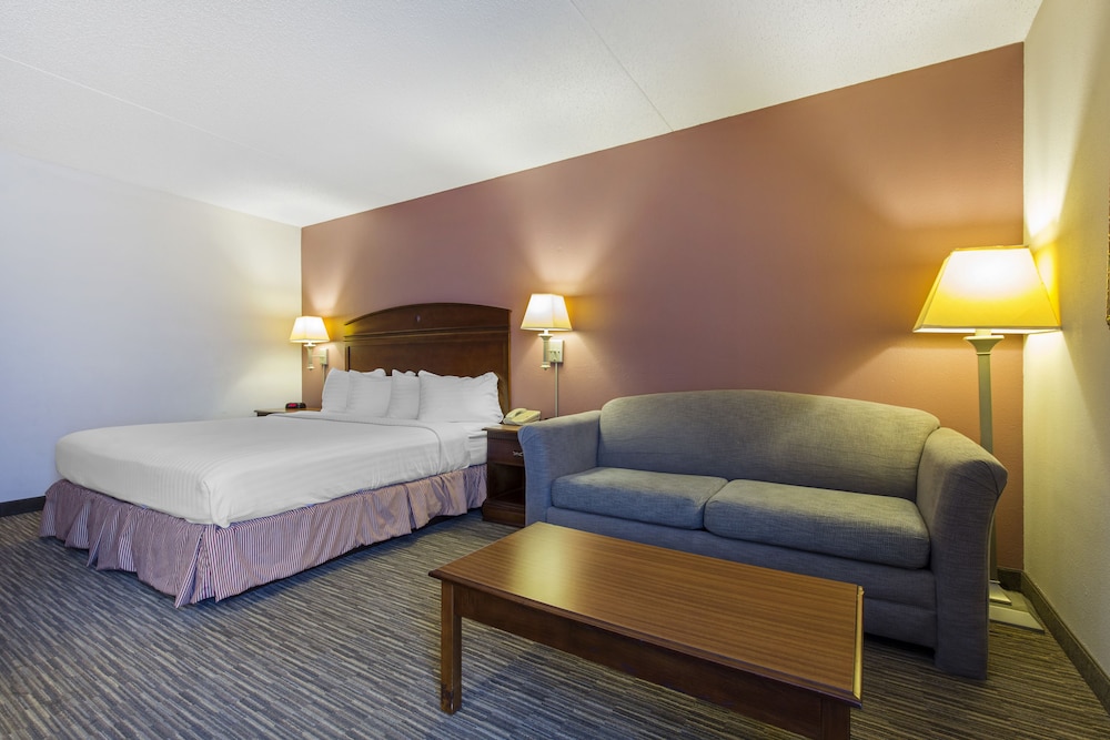 Greenstay Hotel & Suites - photo 18