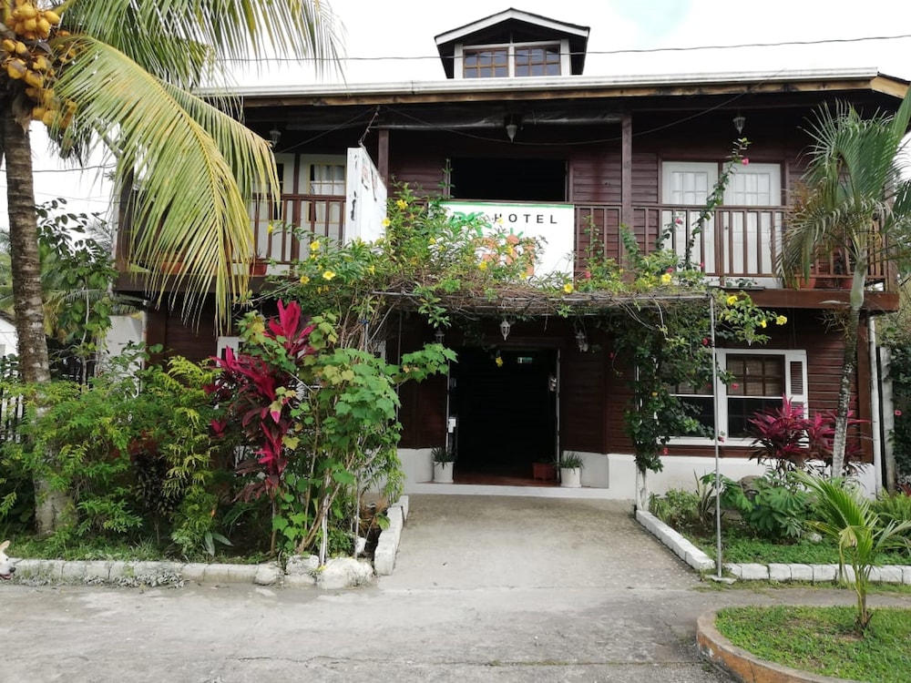 Hotel Gil Resort in Livingston, Guatemala