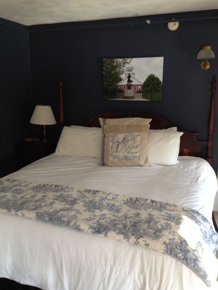 Benjamin Prescott Inn - photo 14