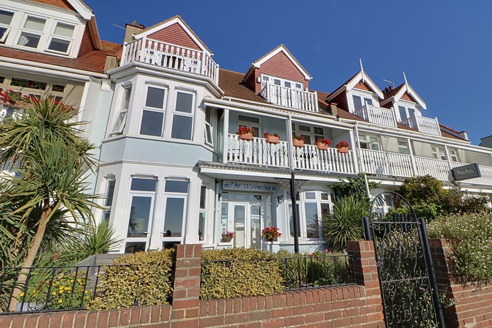 Waverley Guest House — 4-Star Luxury Hotel in Southend-On-Sea, United Kingdom