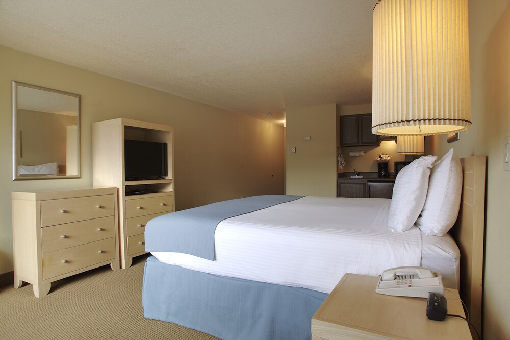 Hi Tide Oceanfront Inn - photo 33