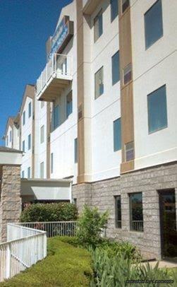 Chisholm Suite Hotel - photo 2