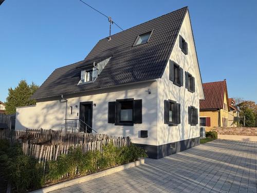 Hq16 Modernes Ferienhaus — hotel in Neuenburg Am Rhein