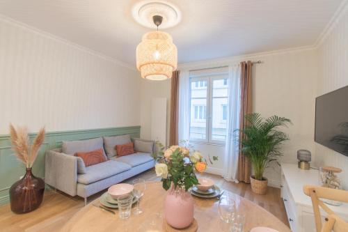 T3 rAcnovAc 10min gare Part dieu Quartier typique in Lyon, France