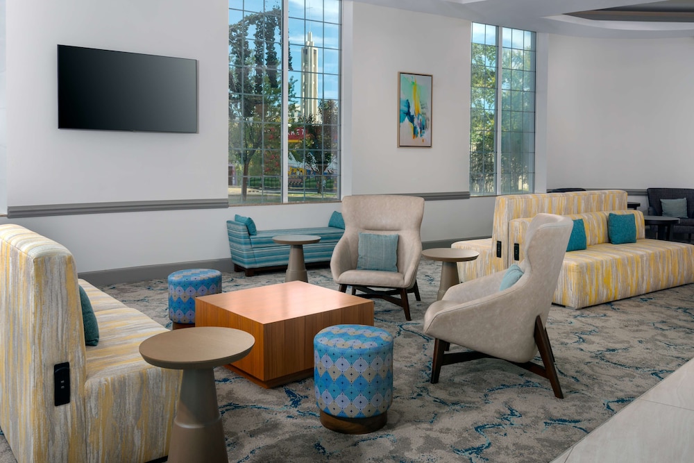 Hilton Garden Inn Charlotte Uptown - photo 2