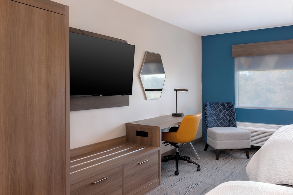 Holiday Inn Express and Suites Alton St Louis Area - photo 7