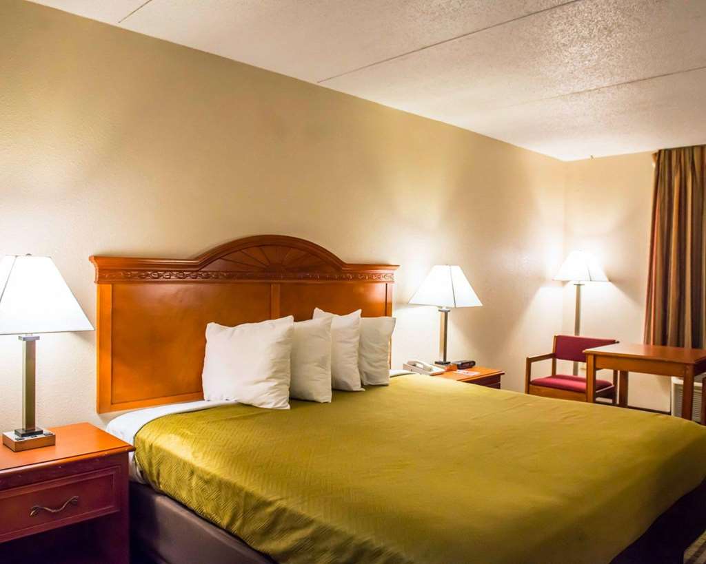 Econo Lodge Panama City St. Andrews - photo 15