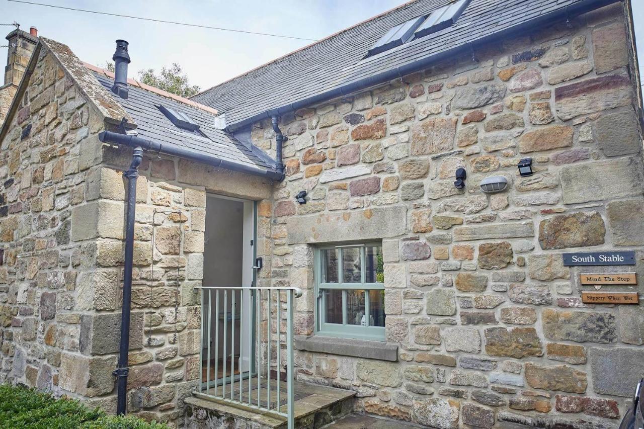 South Stable Cosy Stone Retreat with Parking — 4-Star Luxury Hotel in Alnwick, United Kingdom