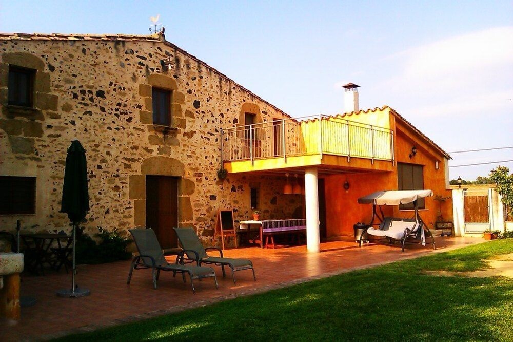 Casa Rural Cal Sastre de Cartellà — 4-Star Luxury Hotel in Sant Gregori, Spain