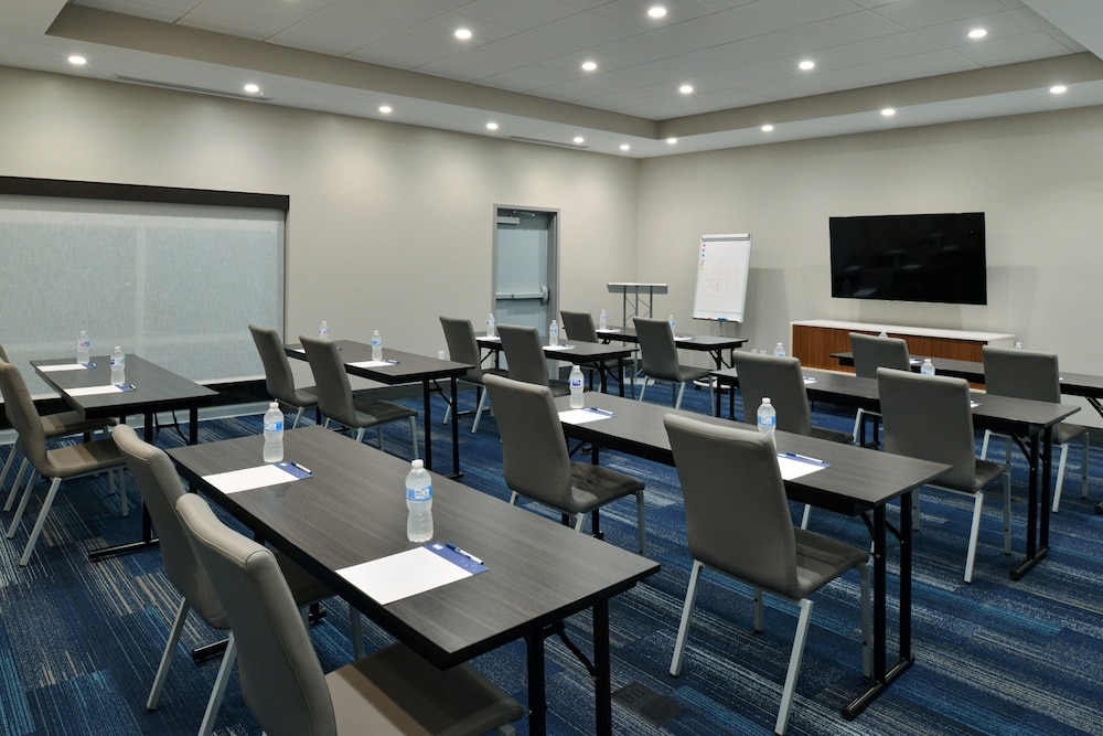 Holiday Inn Express Orlando South Park by IHG - photo 69