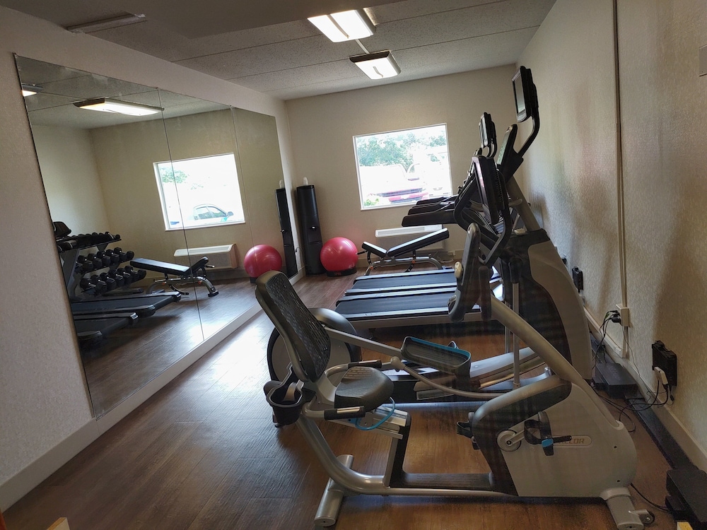 Holiday Inn Express Murrysville Delmont by IHG - photo 12