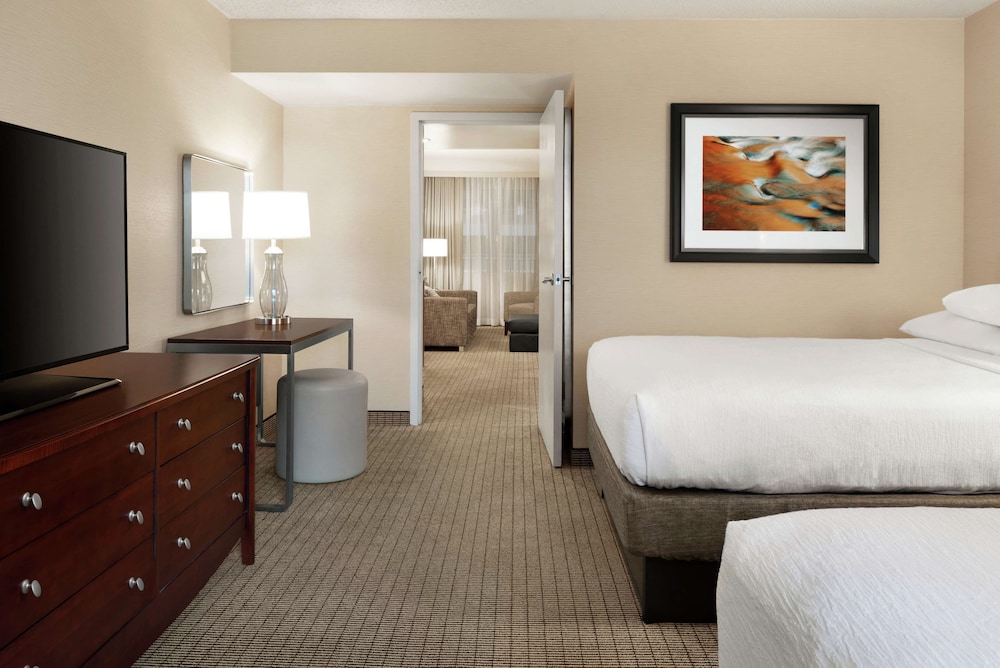 Embassy Suites by Hilton Cincinnati RiverCenter - photo 28
