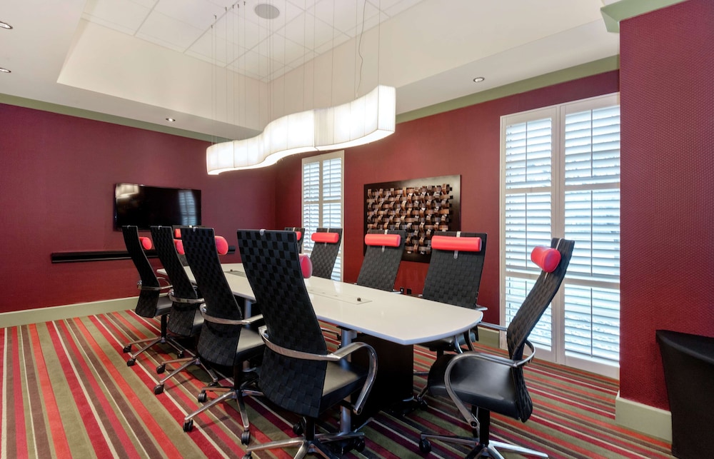 Hampton Inn & Suites Raleigh Crabtree Valley - photo 54