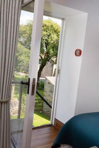 Long Roods cottage — 4-Star Luxury Hotel in Bakewell, United Kingdom