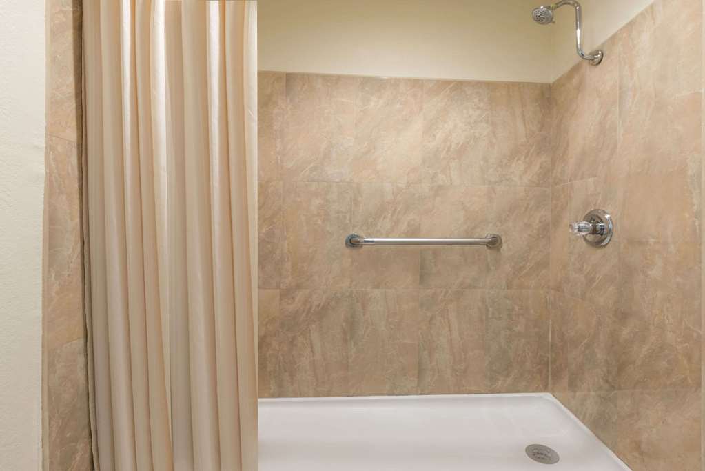 Knights Inn Slaton - photo 5