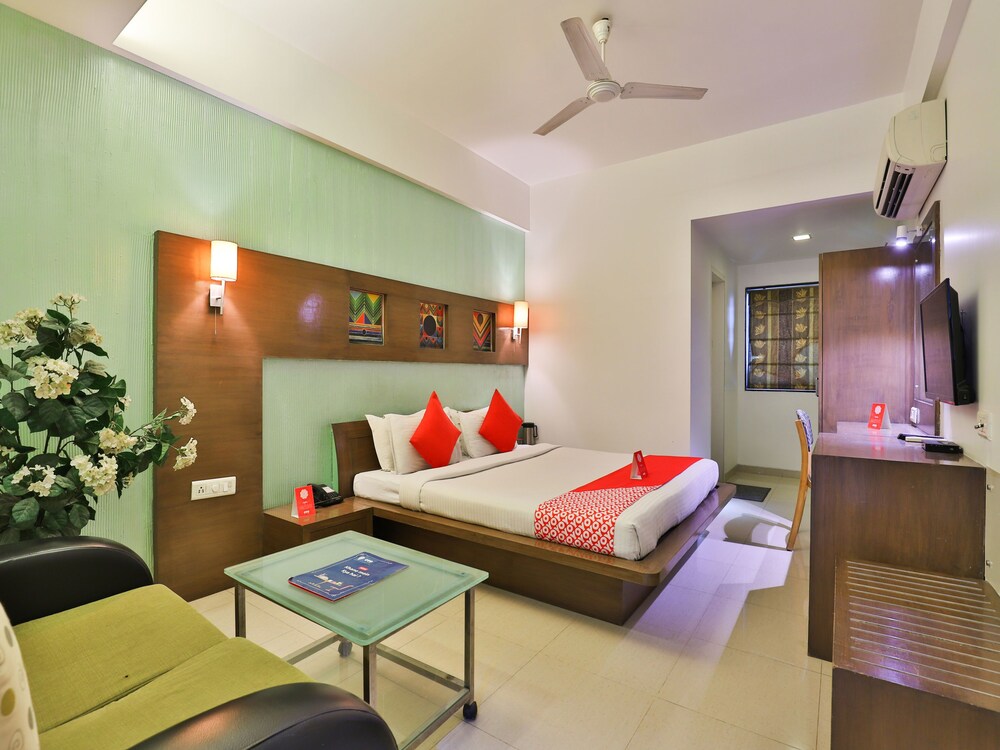 OYO 13372 Hotel Laksh Residency in Anand, India