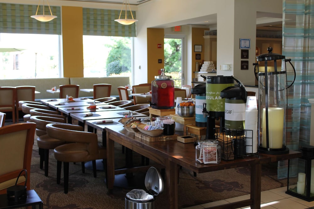 Hilton Garden Inn Addison - photo 35