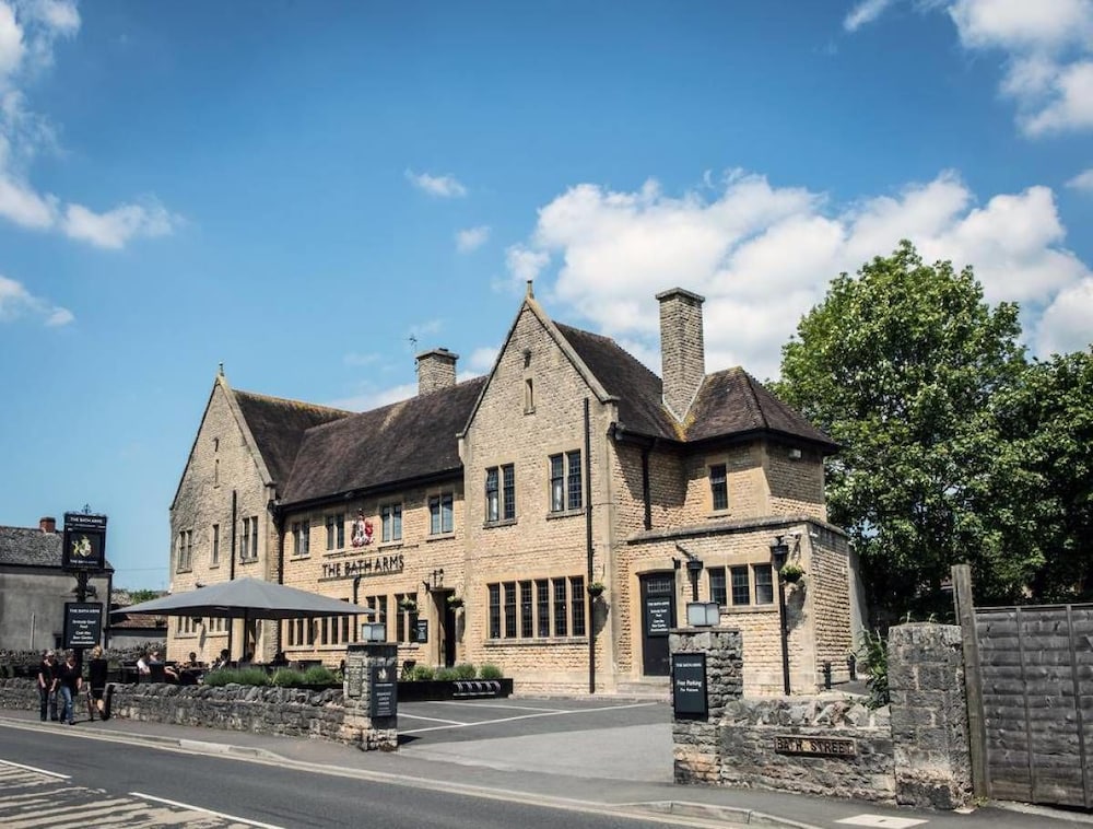 The Bath Arms Hotel - carbon neutral hotel in Cheddar