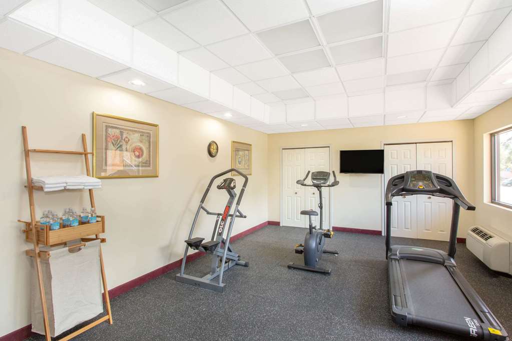 Baymont by Wyndham Midway Tallahassee - photo 10