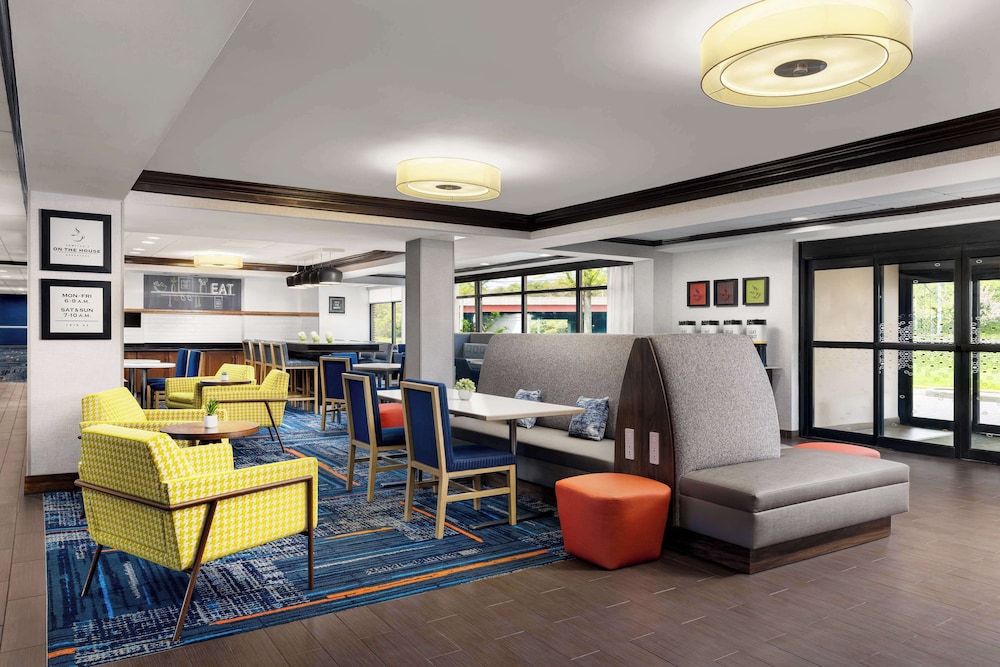 Hampton Inn Long Island Islandia - photo 3