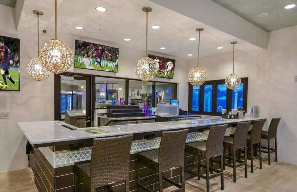 Stunning Disney Home w Pool & Free Resort Access - photo 33