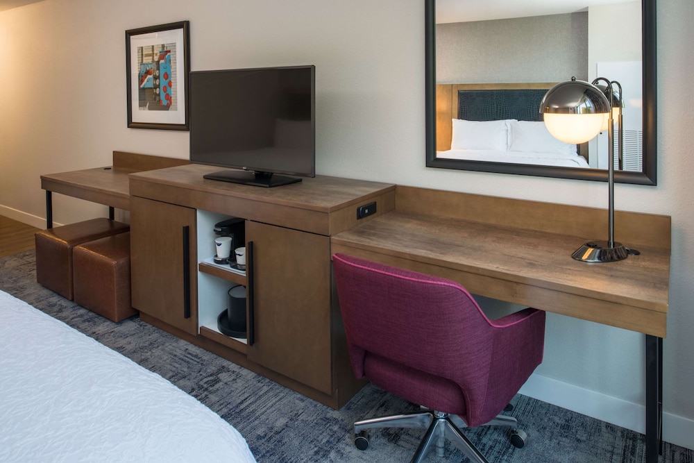 Hampton Inn & Suites Portland Pearl District - photo 11
