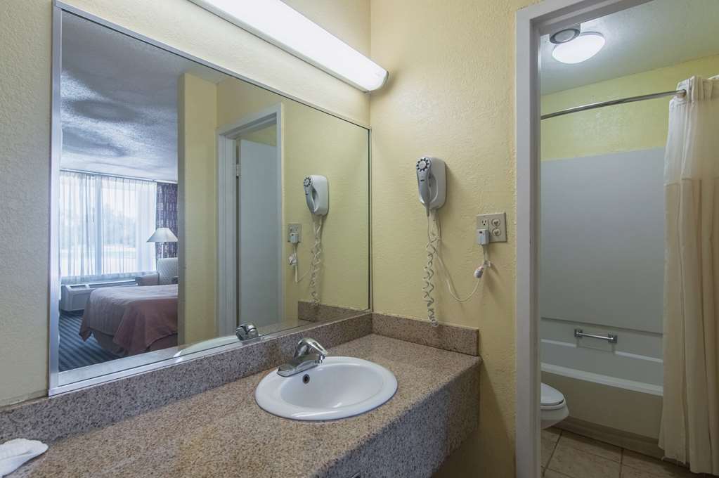 Motel 6 Liberal KS - photo 20