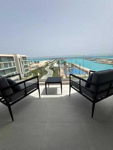 Modern 2 BR Apart Hotel in Address Beach Marassi in Al `Alamayn, Egypt