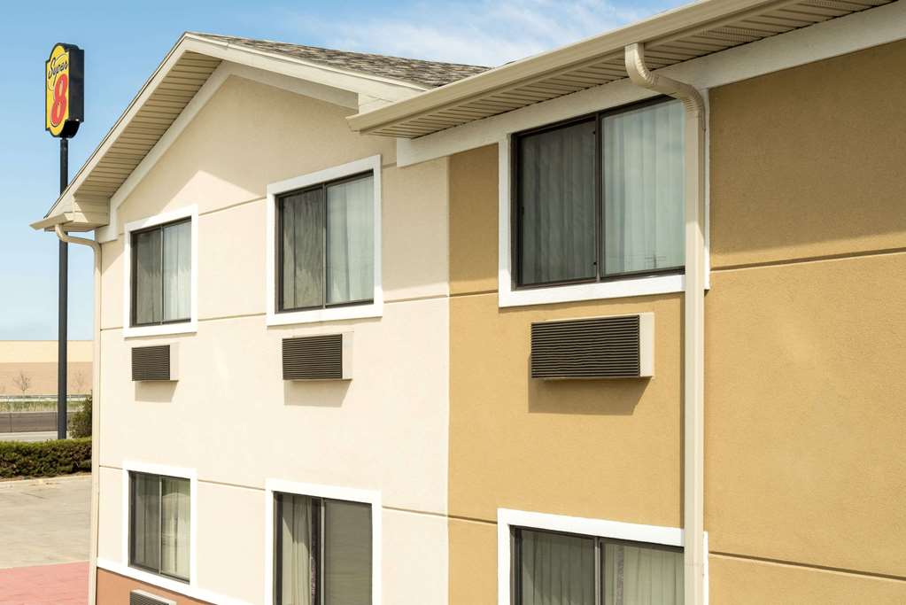 Super 8 by Wyndham Fond Du Lac - photo 3