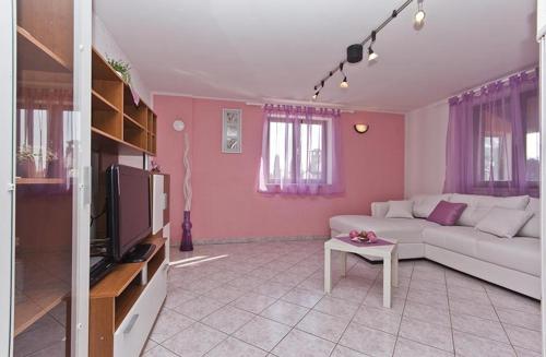 House Nikolina 526 — 4-Star Luxury Hotel in Sveti Petar U Sumi, Croatia